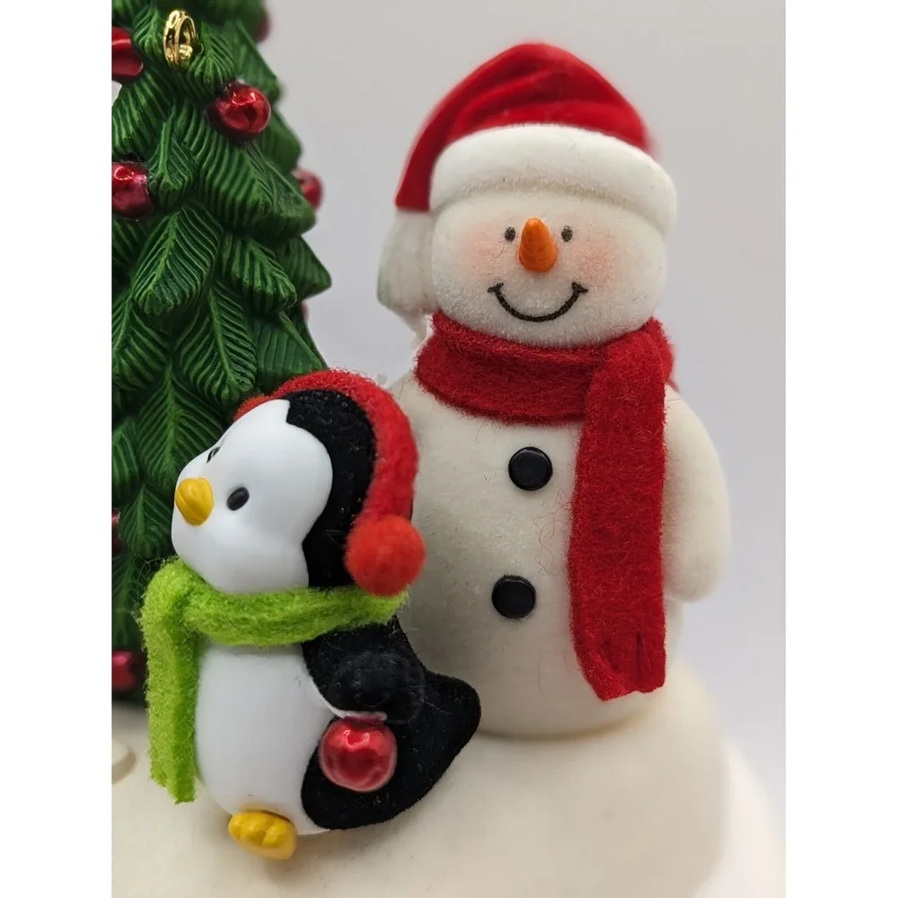 Hallmark 2007 Very Merry Trio‎ Magic Sound Ornament Penguins Snowman Flocked
